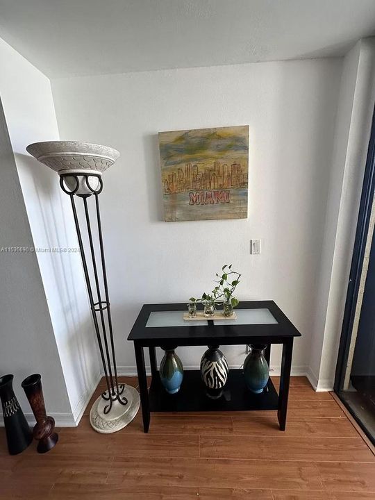 Recently Rented: $3,000 (1 beds, 1 baths, 848 Square Feet)