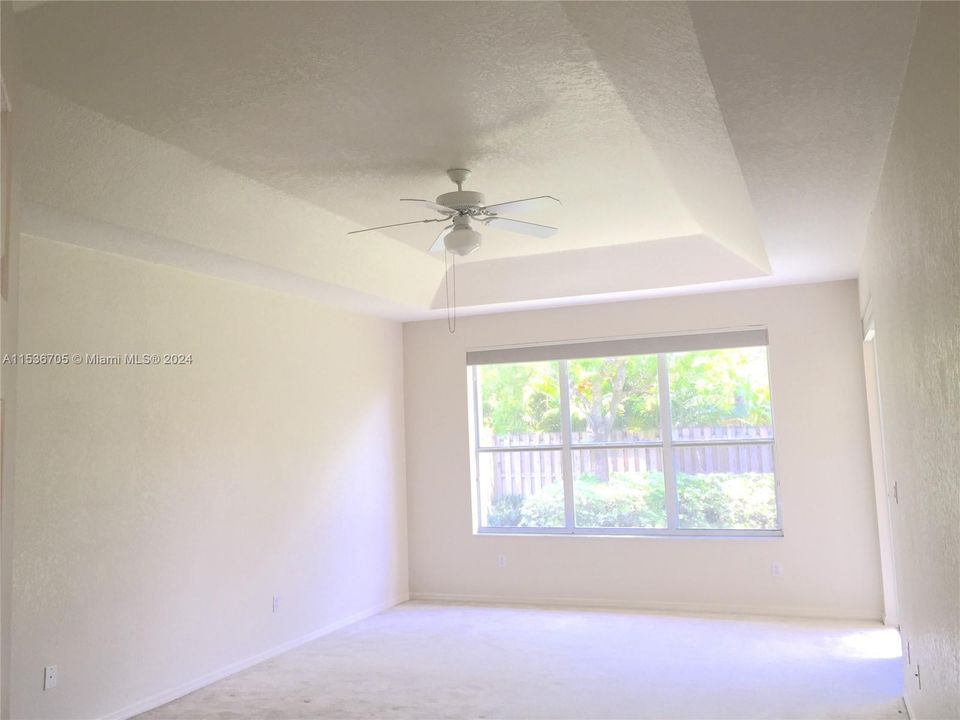 MASTER BEDROOM.TILED