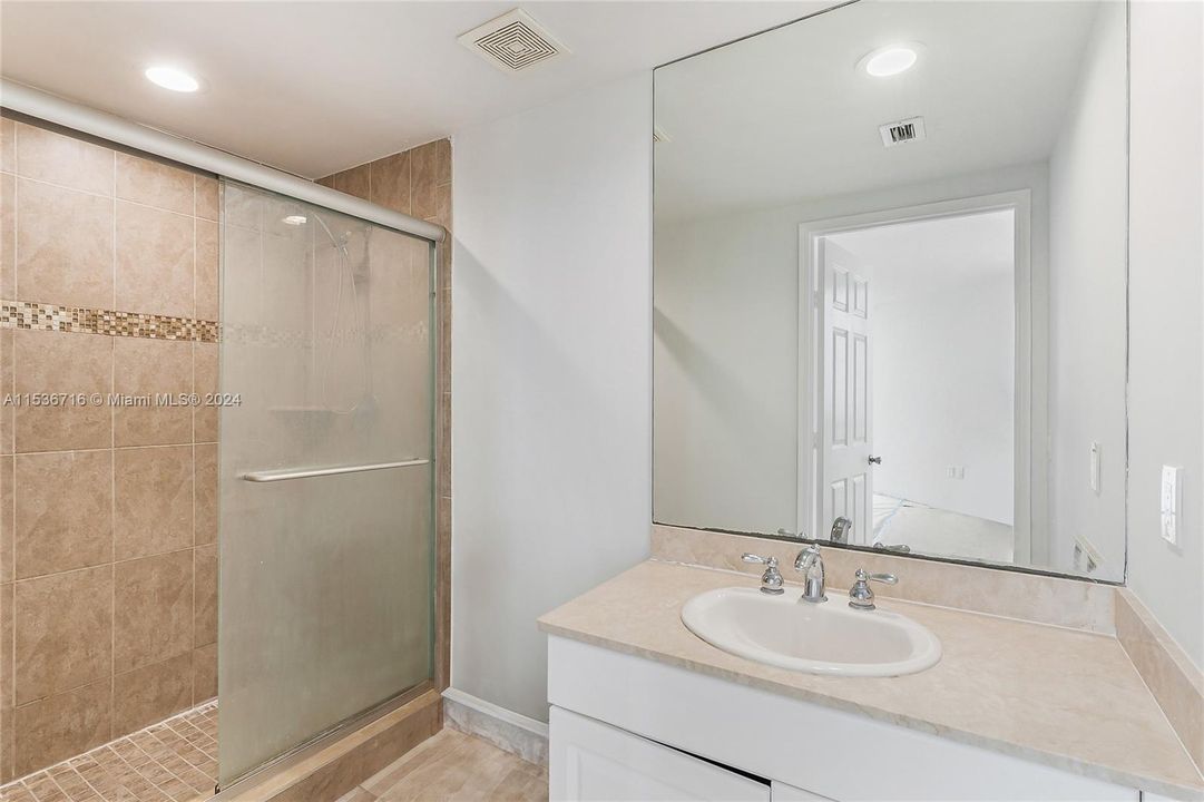 Recently Sold: $695,000 (2 beds, 2 baths, 1610 Square Feet)