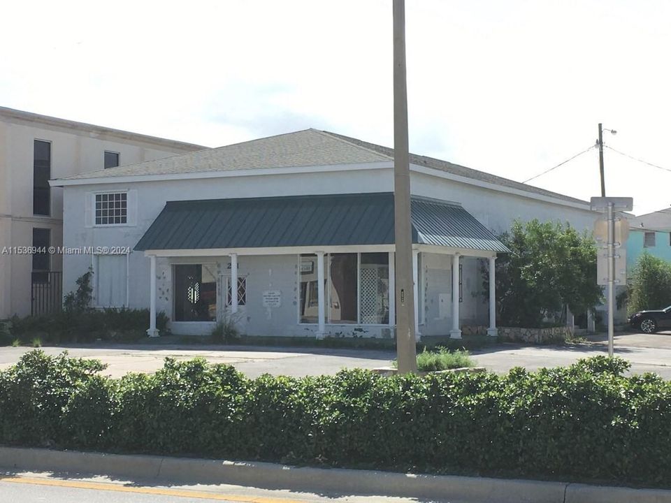 Recently Rented: $5,000 (0 beds, 0 baths, 0 Square Feet)