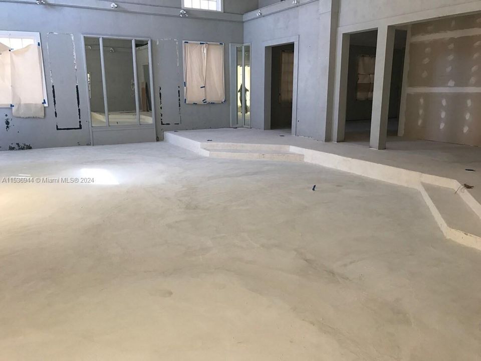 Recently Rented: $5,000 (0 beds, 0 baths, 0 Square Feet)