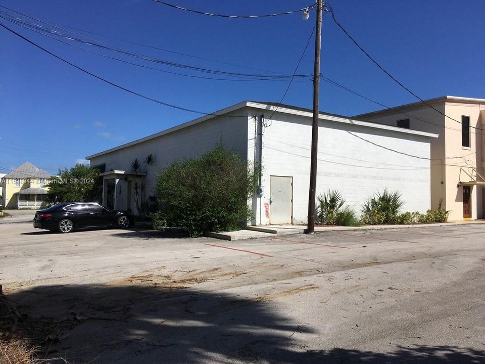 Recently Rented: $5,000 (0 beds, 0 baths, 0 Square Feet)