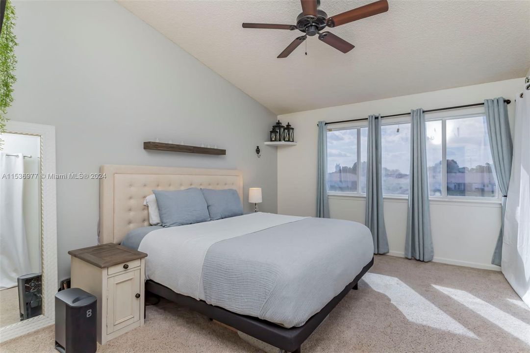 Recently Sold: $410,000 (2 beds, 2 baths, 1110 Square Feet)