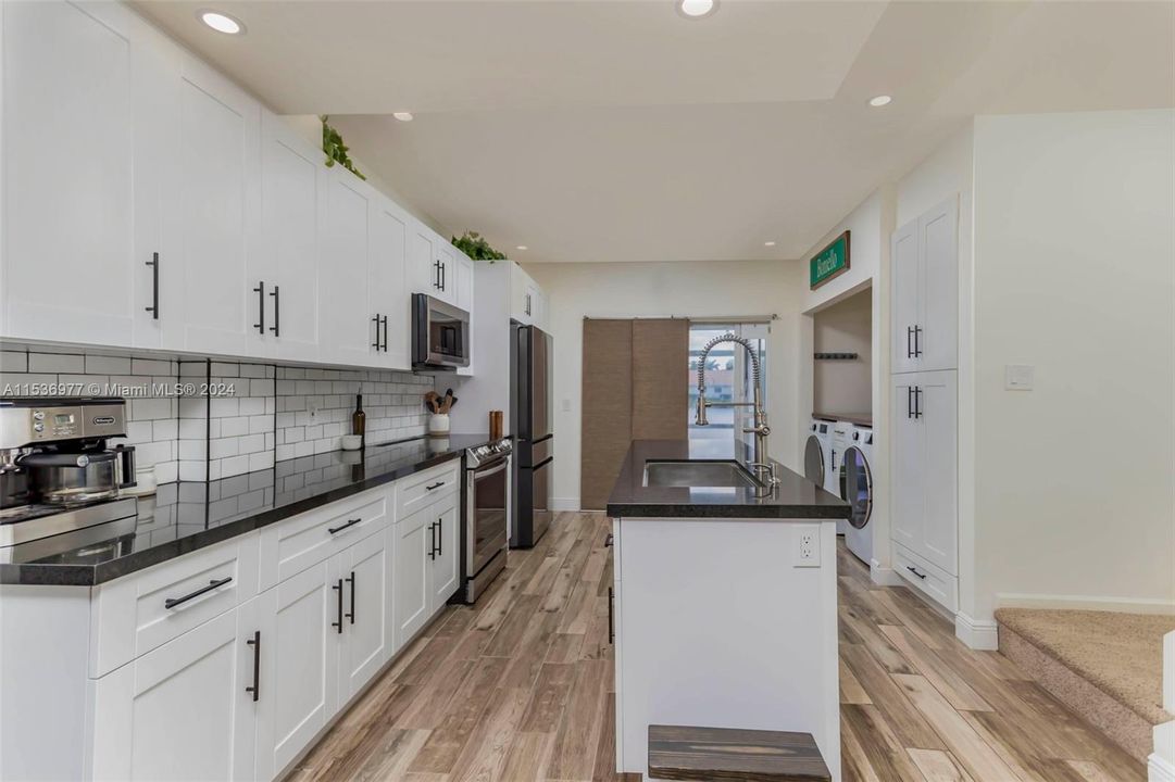 Recently Sold: $410,000 (2 beds, 2 baths, 1110 Square Feet)