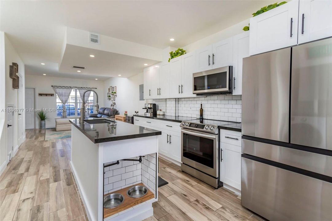 Recently Sold: $410,000 (2 beds, 2 baths, 1110 Square Feet)