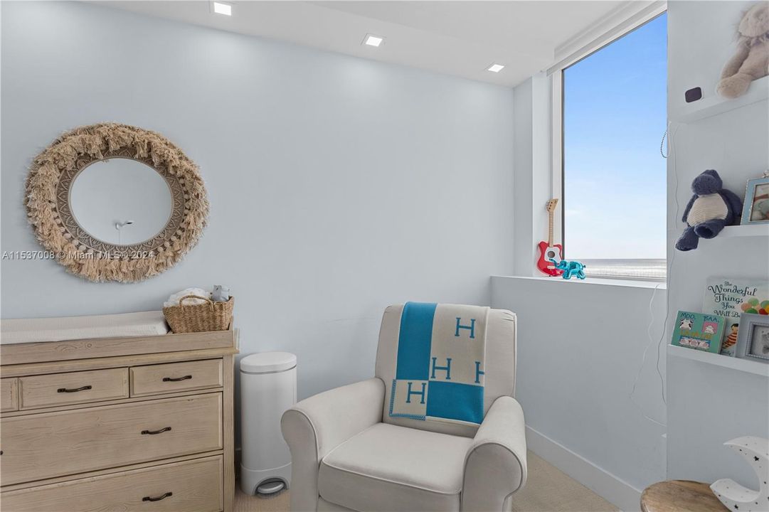 For Sale: $1,900,000 (2 beds, 2 baths, 1550 Square Feet)