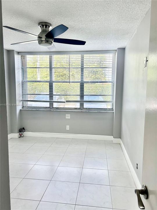 Recently Sold: $255,000 (2 beds, 2 baths, 1040 Square Feet)