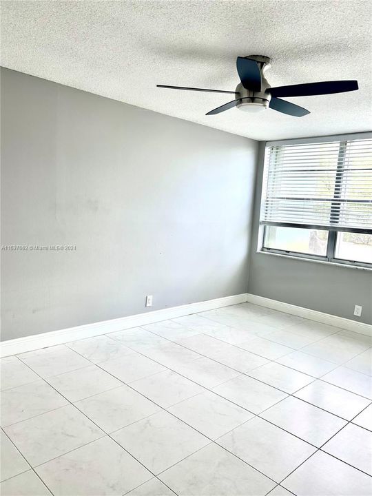 Recently Sold: $255,000 (2 beds, 2 baths, 1040 Square Feet)