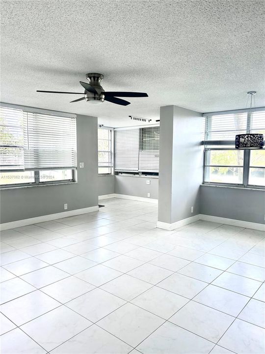 Recently Sold: $255,000 (2 beds, 2 baths, 1040 Square Feet)