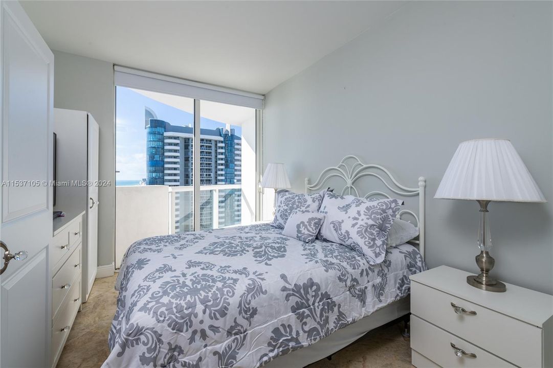For Sale: $750,000 (1 beds, 1 baths, 683 Square Feet)