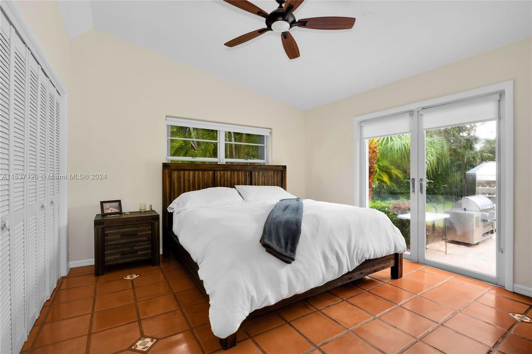 Recently Sold: $1,599,000 (3 beds, 2 baths, 1608 Square Feet)