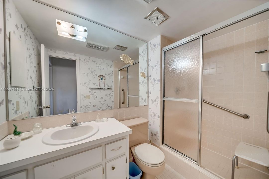 Active With Contract: $144,500 (2 beds, 2 baths, 1242 Square Feet)