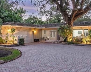 Recently Sold: $1,999,000 (4 beds, 3 baths, 3416 Square Feet)