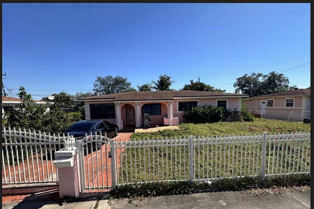 Recently Sold: $390,000 (3 beds, 1 baths, 1388 Square Feet)