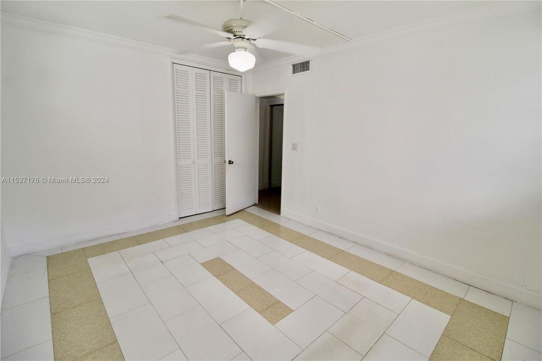 Recently Sold: $170,000 (1 beds, 1 baths, 826 Square Feet)