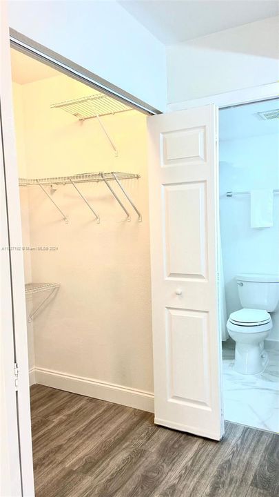 Recently Sold: $390,000 (2 beds, 2 baths, 1302 Square Feet)