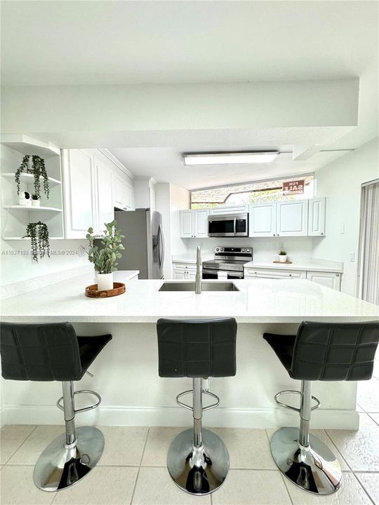 Recently Sold: $390,000 (2 beds, 2 baths, 1302 Square Feet)