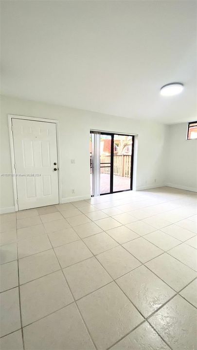 Recently Sold: $390,000 (2 beds, 2 baths, 1302 Square Feet)