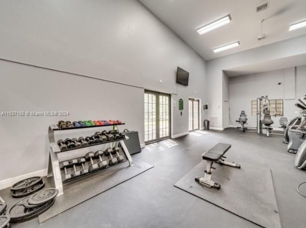 Recently Sold: $390,000 (2 beds, 2 baths, 1302 Square Feet)