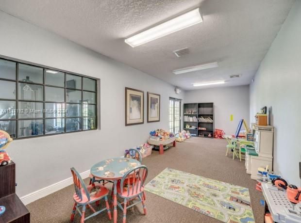 Recently Sold: $390,000 (2 beds, 2 baths, 1302 Square Feet)