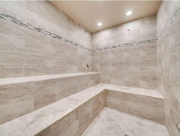 Recently Sold: $390,000 (2 beds, 2 baths, 1302 Square Feet)