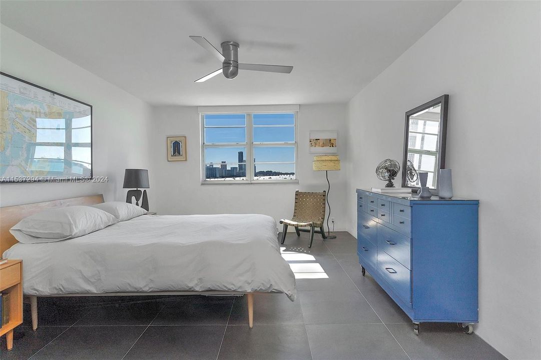 Recently Sold: $1,150,000 (2 beds, 2 baths, 1333 Square Feet)