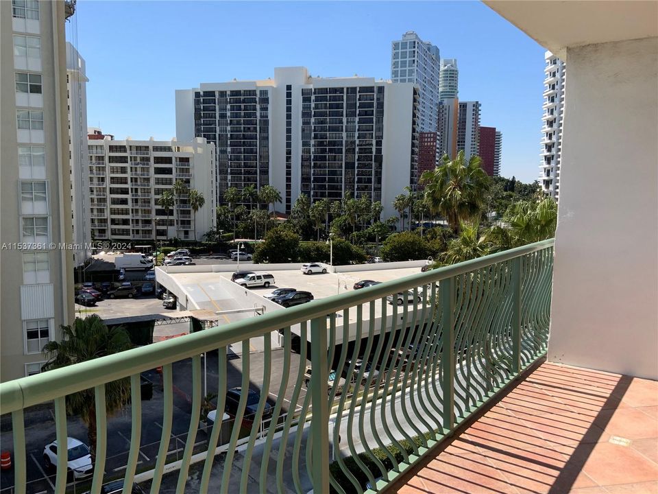 Recently Rented: $2,500 (1 beds, 1 baths, 787 Square Feet)