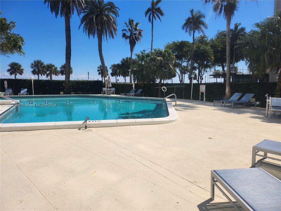 Recently Rented: $2,500 (1 beds, 1 baths, 787 Square Feet)