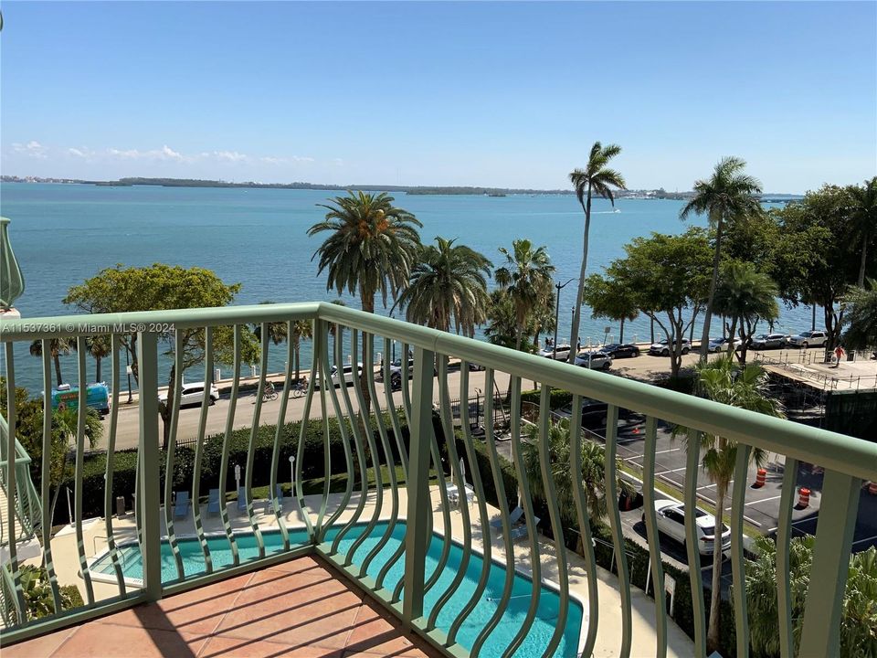 Recently Rented: $2,500 (1 beds, 1 baths, 787 Square Feet)