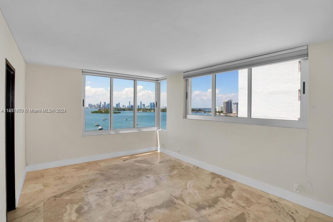 Recently Sold: $799,999 (2 beds, 2 baths, 1071 Square Feet)