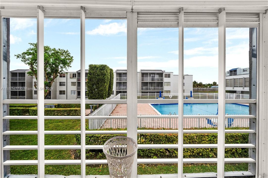 Vendido Recientemente: $210,000 (1 camas, 1 baños, 725 Pies cuadrados)