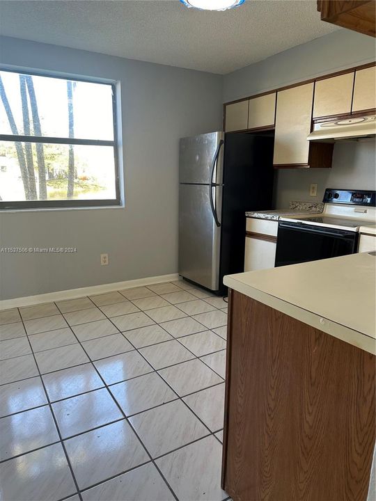 最近租的: $2,700 (3 贝兹, 2 浴室, 1195 平方英尺)