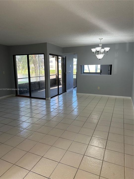 最近租的: $2,700 (3 贝兹, 2 浴室, 1195 平方英尺)