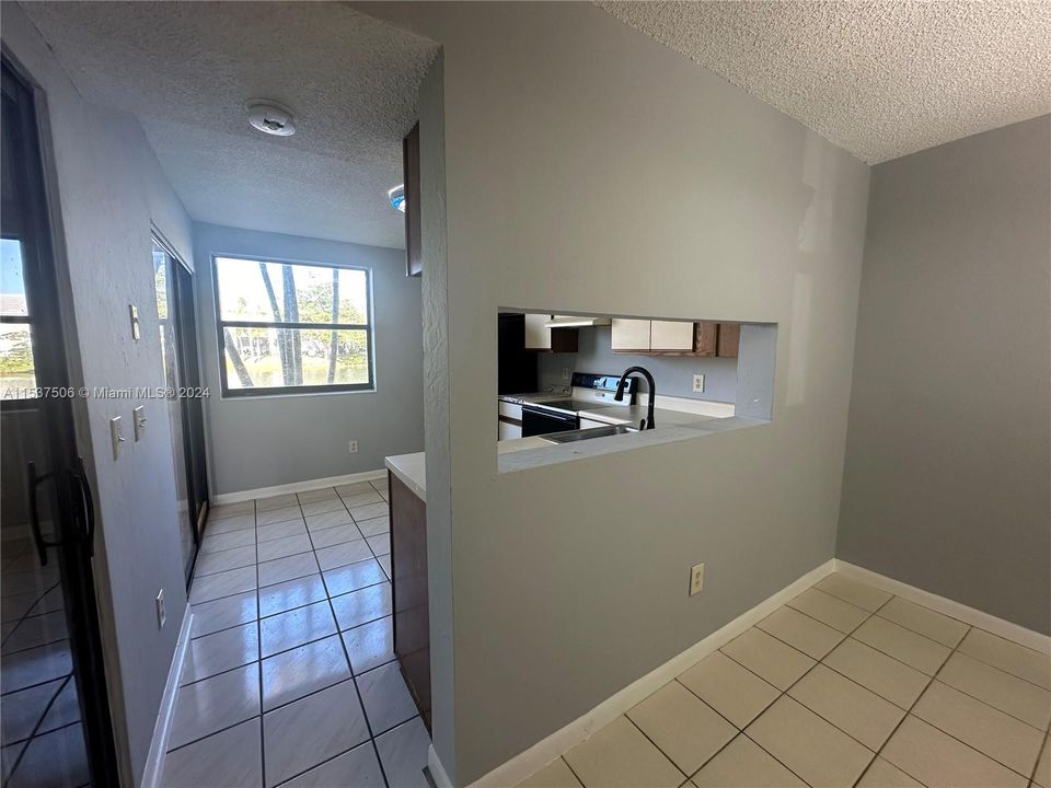 最近租的: $2,700 (3 贝兹, 2 浴室, 1195 平方英尺)