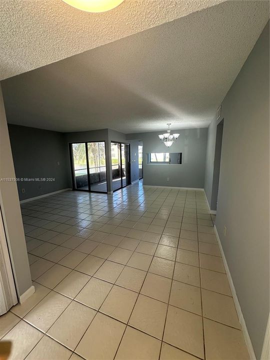 最近租的: $2,700 (3 贝兹, 2 浴室, 1195 平方英尺)