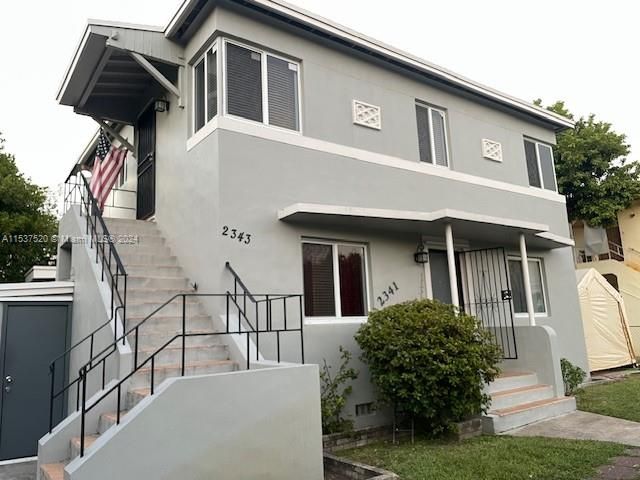 2 units located on ground floor + 1 unit upstairs