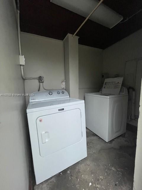 Common Laundry Room for all tenants
