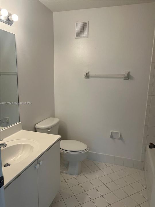 Recently Rented: $2,050 (3 beds, 2 baths, 1024 Square Feet)