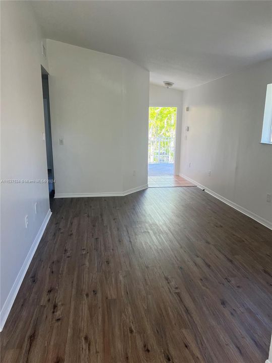 Recently Rented: $2,050 (3 beds, 2 baths, 1024 Square Feet)