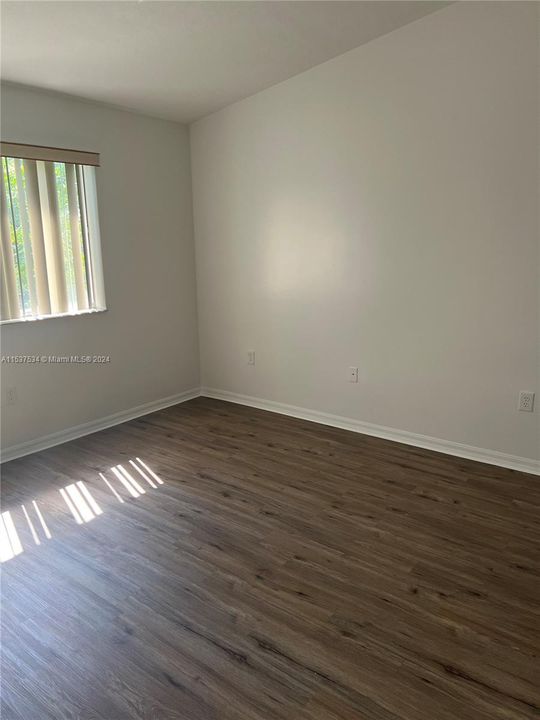 Recently Rented: $2,050 (3 beds, 2 baths, 1024 Square Feet)