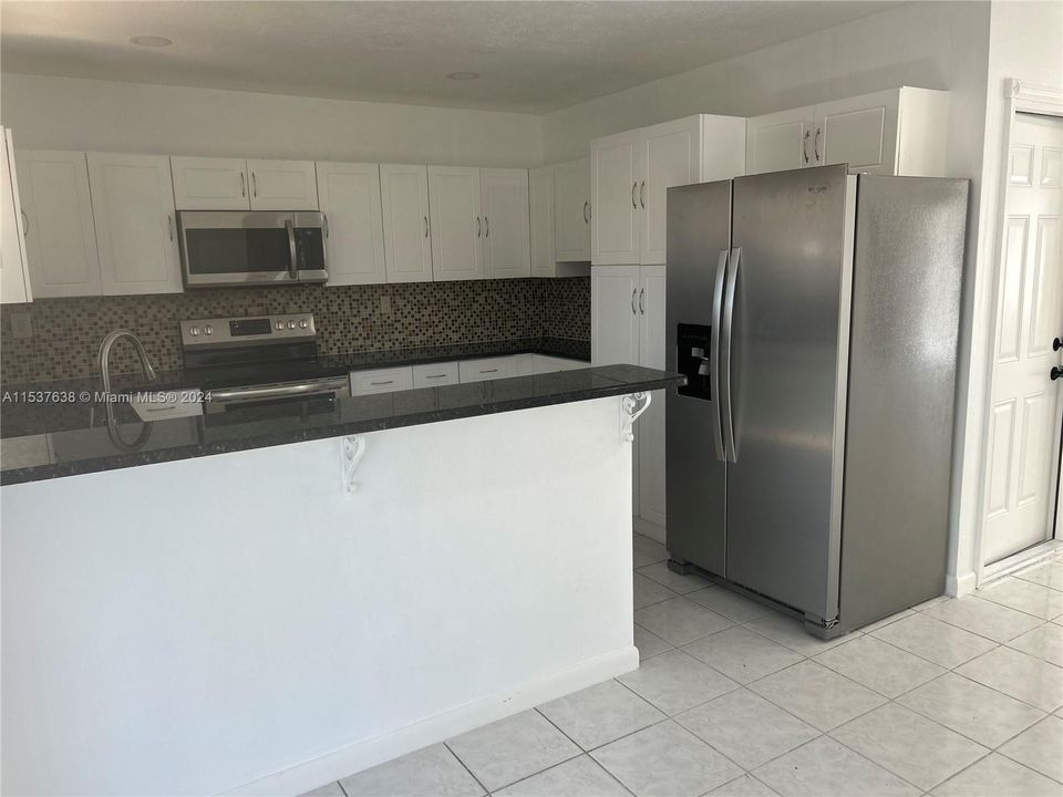 Recently Rented: $2,900 (3 beds, 2 baths, 1283 Square Feet)