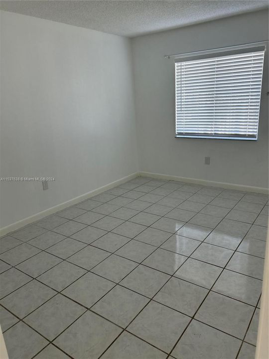 Recently Rented: $2,900 (3 beds, 2 baths, 1283 Square Feet)