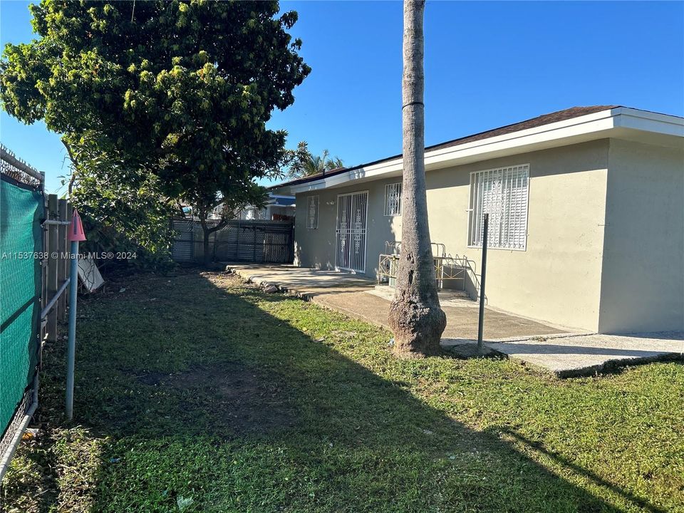 Recently Rented: $2,900 (3 beds, 2 baths, 1283 Square Feet)