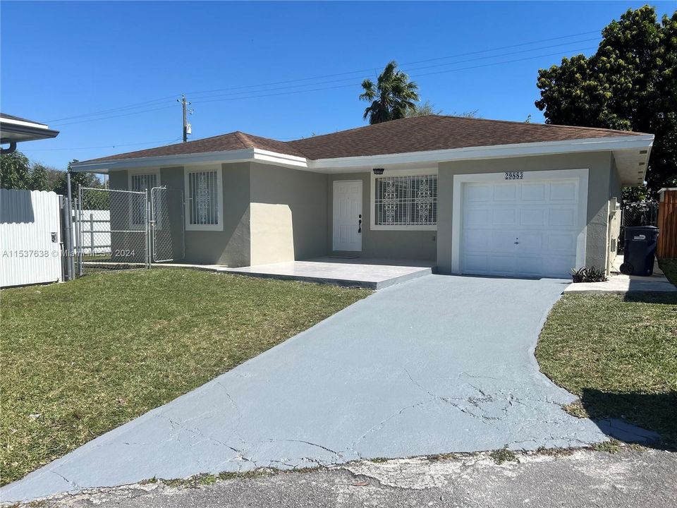 Recently Rented: $2,900 (3 beds, 2 baths, 1283 Square Feet)