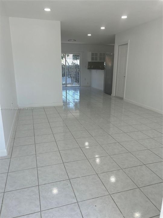 Recently Rented: $2,900 (3 beds, 2 baths, 1283 Square Feet)