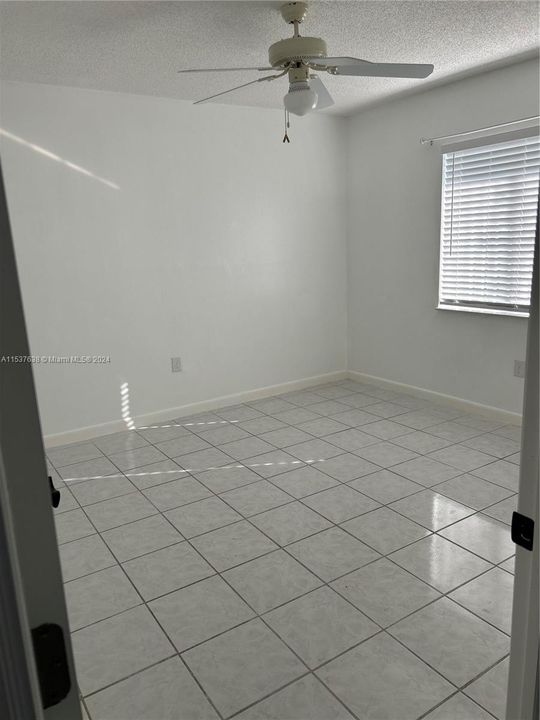 Recently Rented: $2,900 (3 beds, 2 baths, 1283 Square Feet)