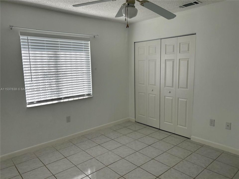 Recently Rented: $2,900 (3 beds, 2 baths, 1283 Square Feet)