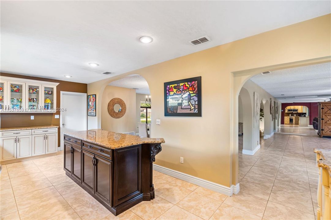 For Sale: $1,100,000 (4 beds, 3 baths, 2530 Square Feet)