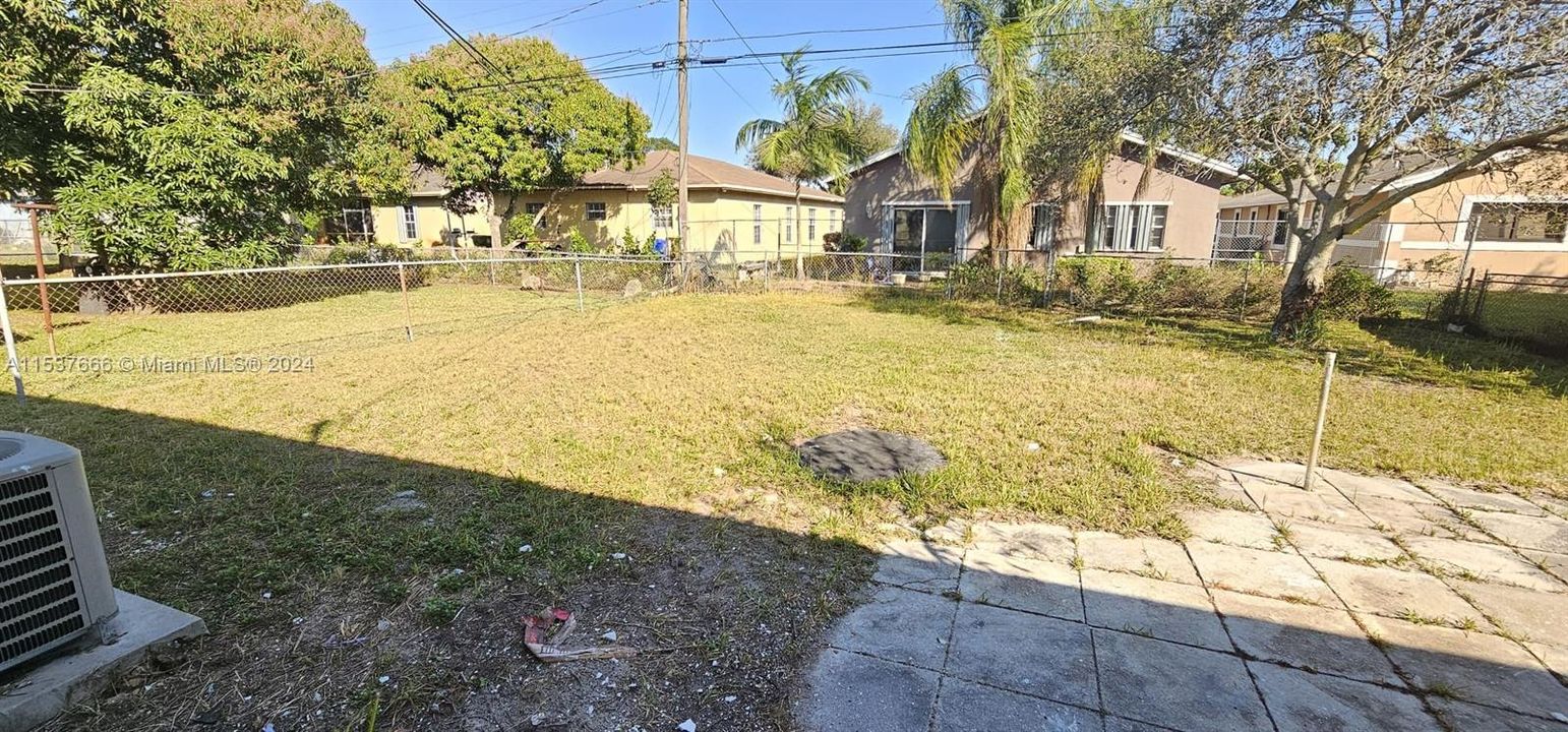 Recently Sold: $369,000 (3 beds, 1 baths, 1188 Square Feet)