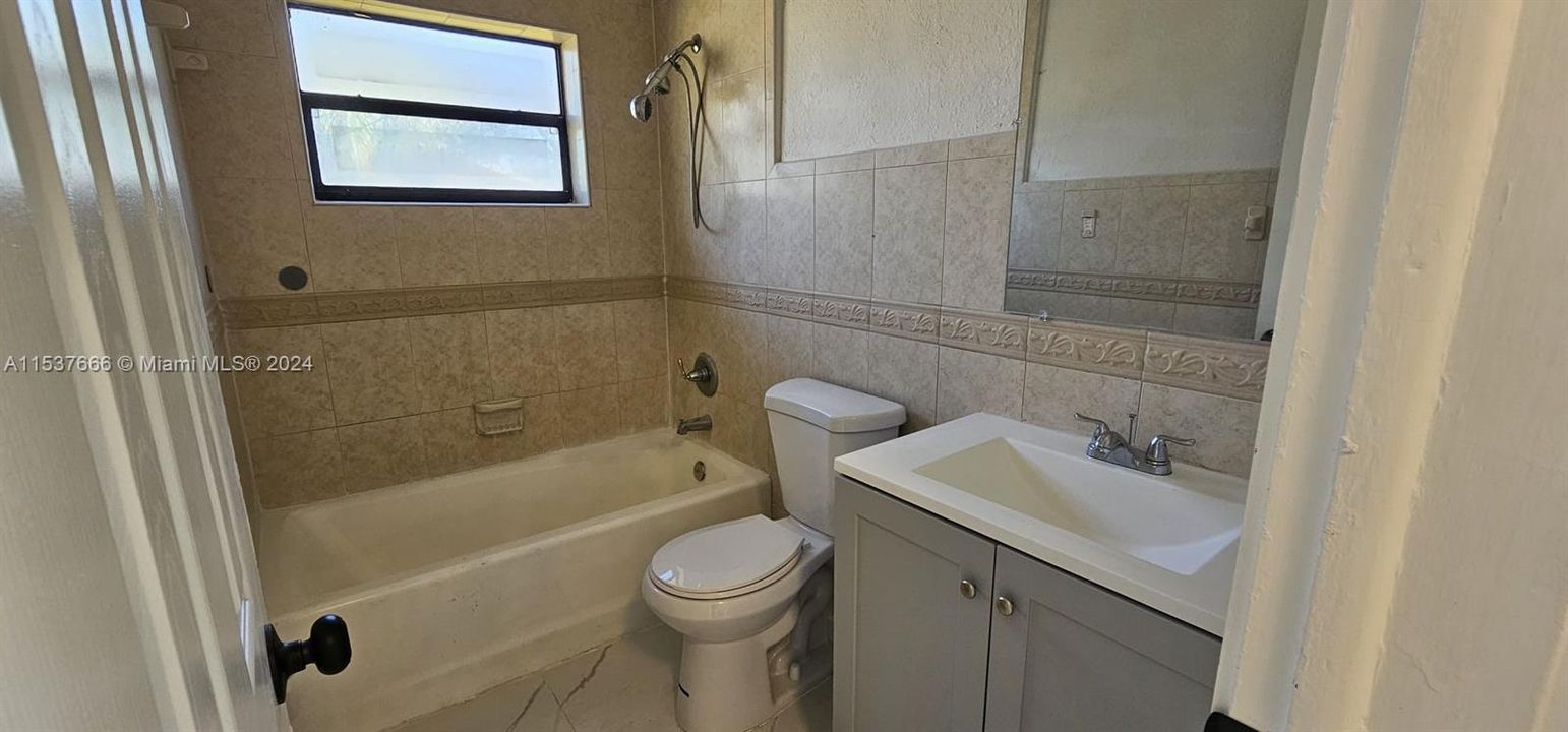 Recently Sold: $369,000 (3 beds, 1 baths, 1188 Square Feet)